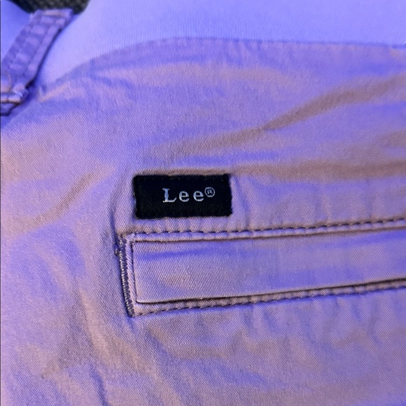 Lee Women's Relaxed Fit Mid Rise Capri Pants in Lavendar - Picture 4 of 4